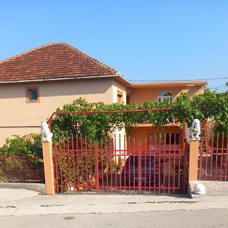Stan Uljarevic Apartment Bileca Bagian luar foto